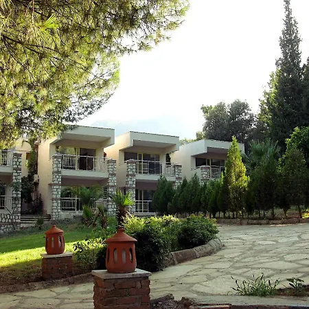 Pine Beach Boutique Semesteranläggning (resort)