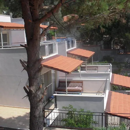 Pine Beach Boutique Semesteranläggning (resort)