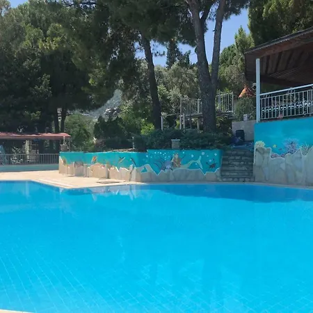 Pine Beach Boutique * Turunç